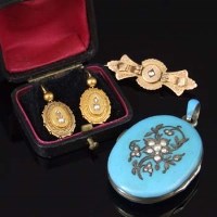 Lot 365 - Pair of Victorian earrings, enamel locket, bar