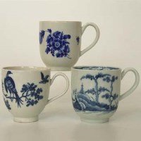 Lot 551 - Three Worcester coffee cups.