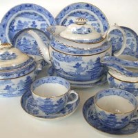 Lot 562 - Herculaneum tea service circa 1800