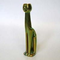 Lot 613 - Zsolnay Pecs figure of a cat DB.4261
