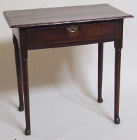 Lot 733 - Oak side table with drawer