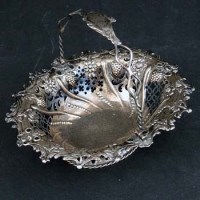 Lot 192 - George III silver sweet meat basket, Thomas