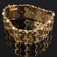 Lot 212 - 18ct gold mail bracelet, approximately 41.4g
