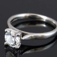 Lot 245 - Round brilliant cut one carat