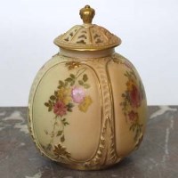 Lot 482 - Royal Worcester Pot Pourri vase.