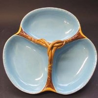 Lot 579 - 19th century Minton hors d'oeuvres dish