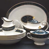 Lot 637 - Royal Doulton carlyle dinner set.
