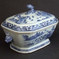 Lot 348 - Blue and White Tureen