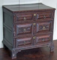 Lot 486 - Chest of drawers.