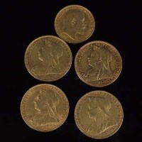 Lot 235 - Four Victoria old head gold sovereigns; Edward