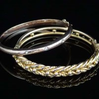 Lot 291 - 9ct gold bangle and another (2).