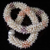 Lot 362 - Multicoloured freshwater pearl earrings