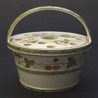 Lot 445 - Wedgwood Queens ware basket