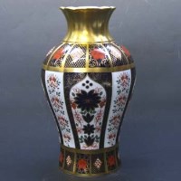 Lot 475 - Crown Derby vase