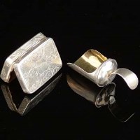 Lot 294 - Georgian silver tea scoop and a Georgian pill box