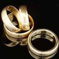 Lot 330 - 22 carat gold wedding ring and two 18 carat  gold