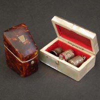 Lot 494 - Tortoiseshell needle box and mother of pearl