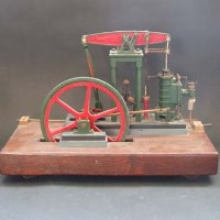 Lot 510 - Red and green beam engine