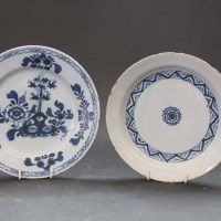 Lot 565 - Two Delft plates