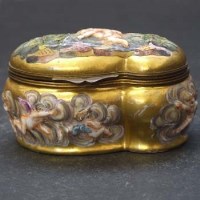 Lot 592 - Naples lidded box