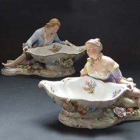 Lot 598 - A pair of Dresden sweet meat dishes