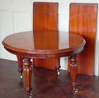 Lot 778 - Mahogany wind-out dining table