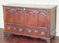 Lot 798 - Oak coffer