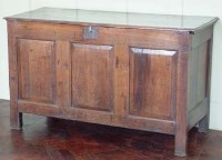 Lot 817 - Oak coffer