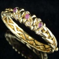 Lot 420 - Heavy gold bangle