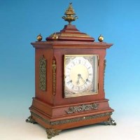 Lot 612 - Bracket style clock