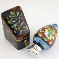 Lot 402 - Scent bottle with silver top and a