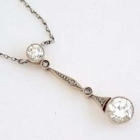 Lot 487 - Diamond pendant