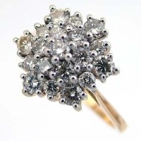 Lot 493 - 18ct gold diamond cluster ring