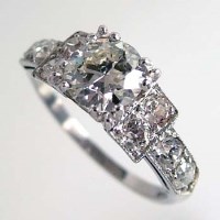 Lot 510 - 1.01ct diamond and platinum ring on diamond