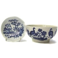 Lot 709 - Worcester Bowl + Saucer