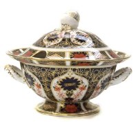 Lot 753 - Crown Derby lidded tureen