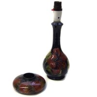 Lot 808 - Moorcroft dish and lamp (2)