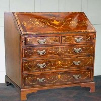 Lot 851 - Inlaid bureau