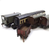 Lot 526 - Six coaches 'O' gauge various makes