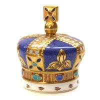 Lot 610 - Crown Derby Crown paperweight
