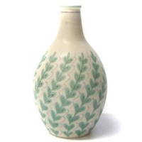 Lot 664 - Poole vase