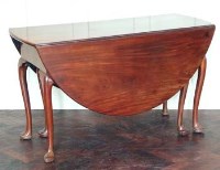 Lot 702 - Mahogany gate leg table
