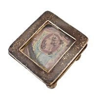 Lot 9 - A Georgian silver nutmeg grater and late Victorian stamp box