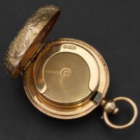 Lot 290 - 9ct gold sovereign case