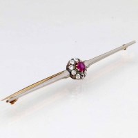 Lot 316 - Ruby and diamond bar brooch