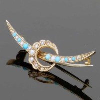 Lot 339 - Turquoise and pearl brooch