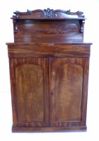 Lot 622 - Victorian mahogany side cabinet