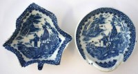 Lot 146 - Caughley strainer and a pickle leaf dish circa