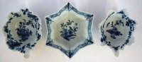 Lot 185 - Two Worcester butter boats and a Hors D' Oeuvres