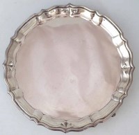 Lot 350 - Small silver salver, piecrust edge, mounted on